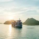 Cristina Diamond Cruise