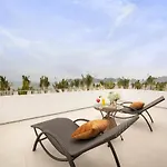 Tuan Chau Kingly Villa