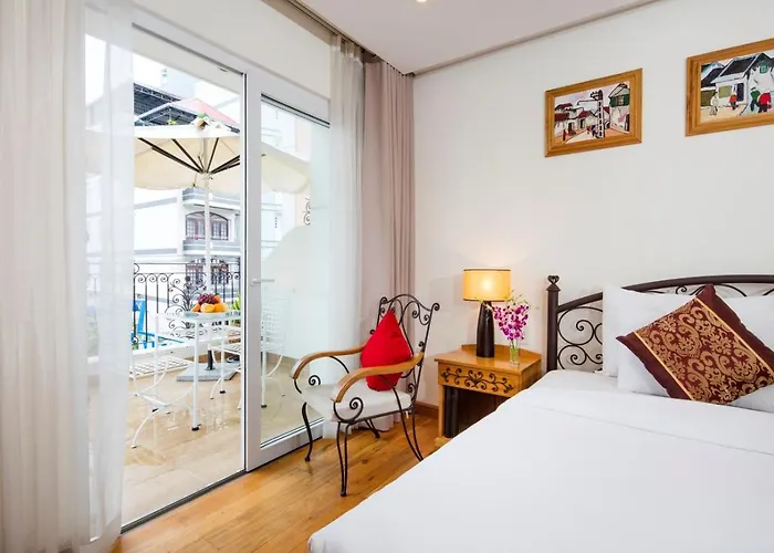 Edele Nha Trang Hotel