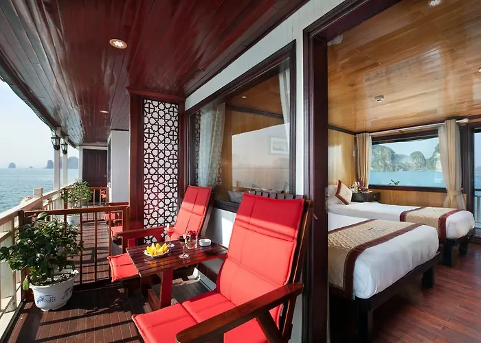 Garden Bay Luxury Cruise