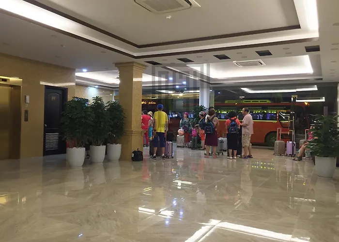 Golden Gem Tuan Chau Hotel