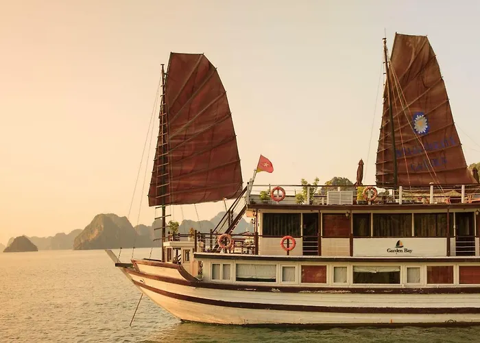 Garden Bay Premium Cruise