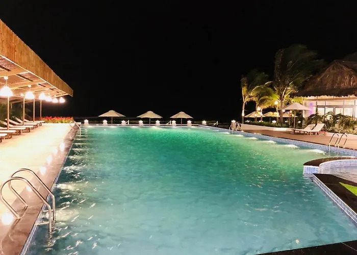 ARIA RESORT-FREE SWIMMING POOL, Relax by sea Hồ bơi miên phí và bãi tắm riêng, 40m ra biển