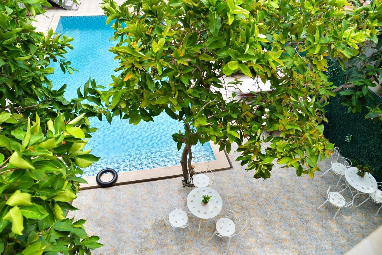 Nohana Hotel 2*