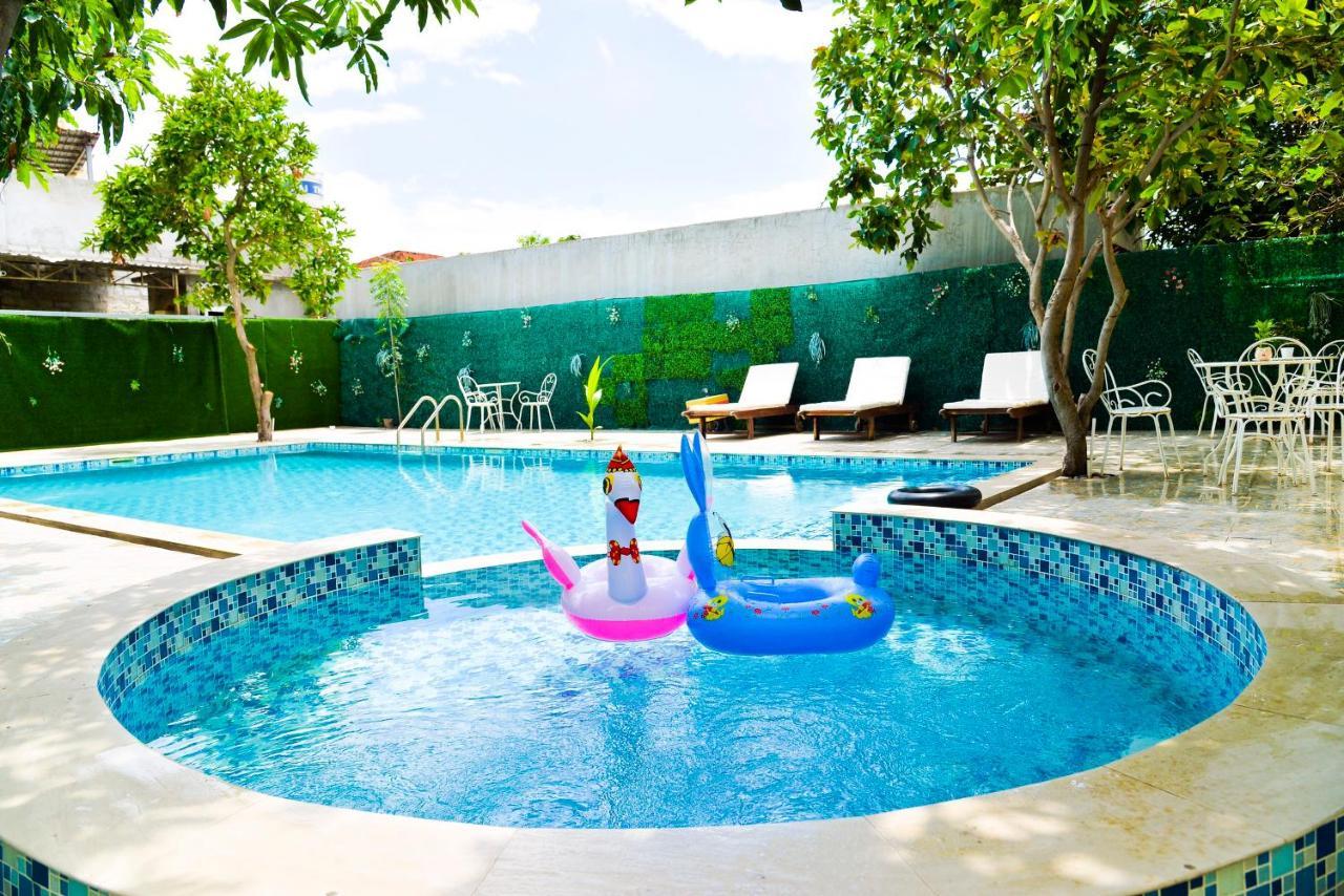 Nohana Hotel 2*