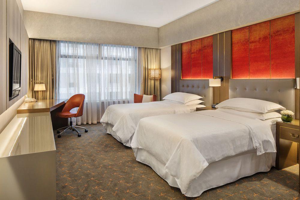 Sheraton Saigon Grand Opera Hotel