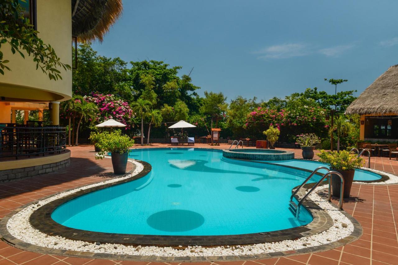White Resort 4*