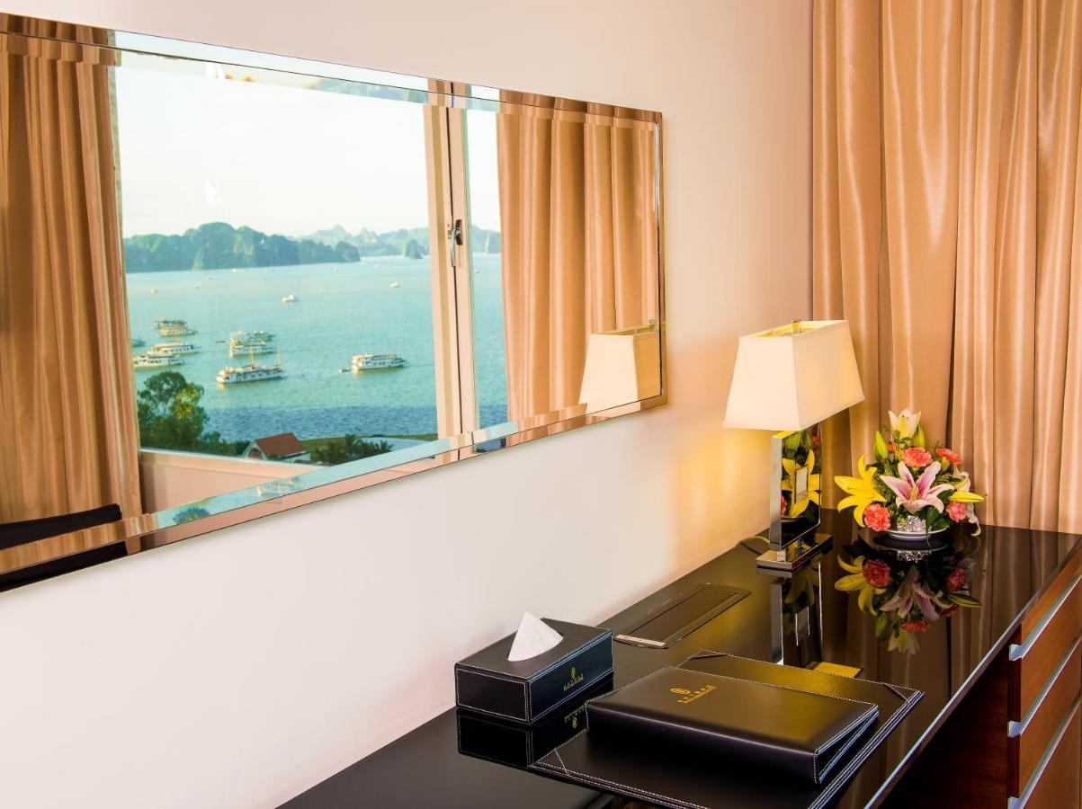 Royal Halong 5*