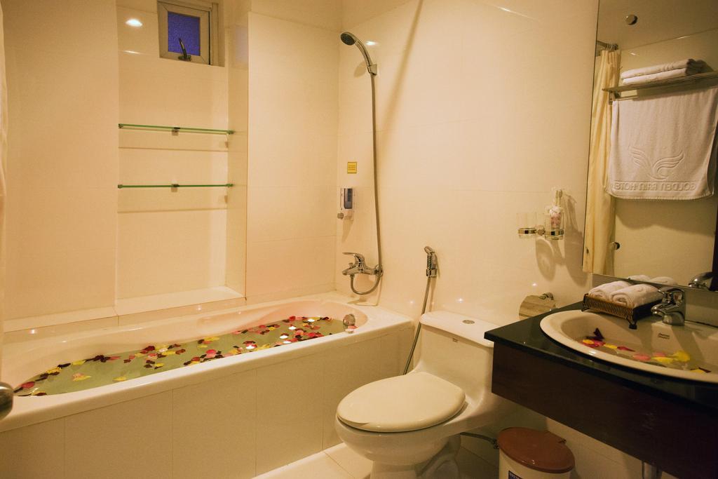 Hotel Golden Rain - Hoang Vu Nha Trang