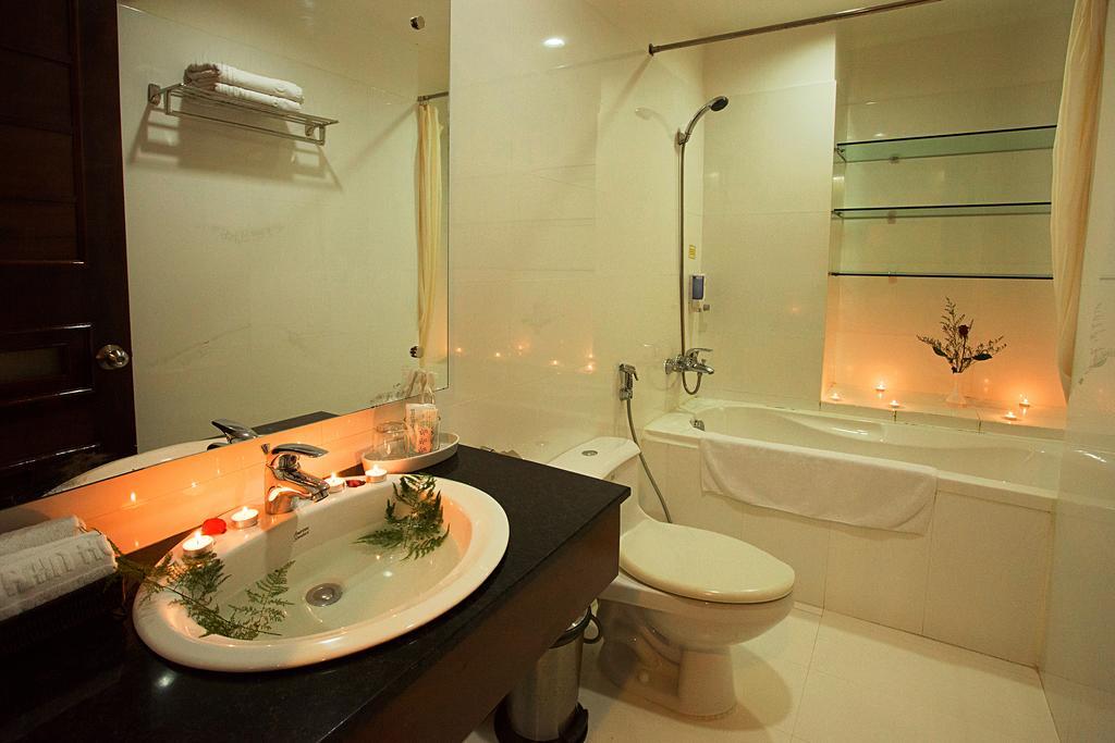 Hotel Golden Rain - Hoang Vu 3*