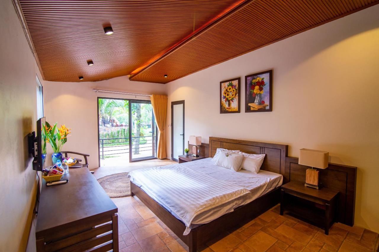 Khu nghỉ mát Tropical Villas *