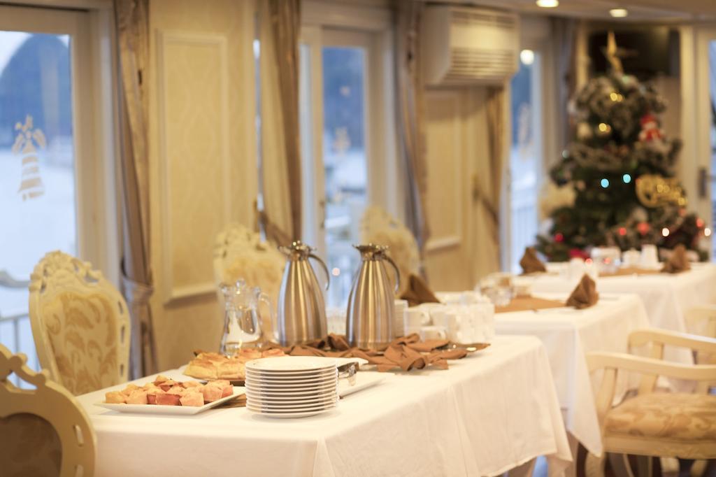  Signature Halong Cruise Hạ Long