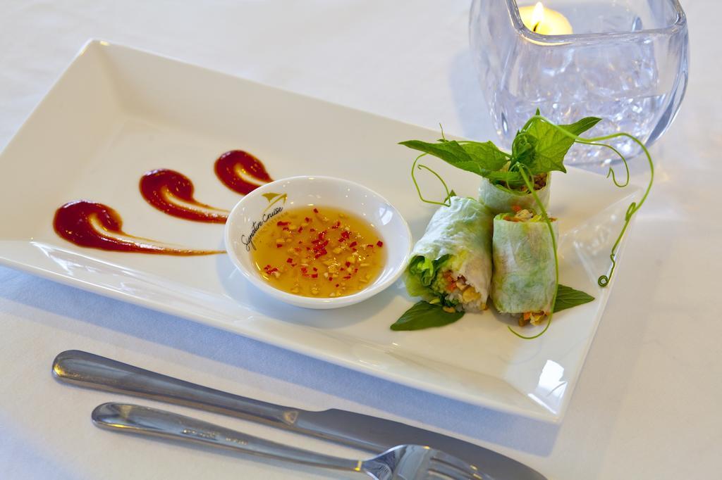 Signature Halong Cruise 5* Hạ Long