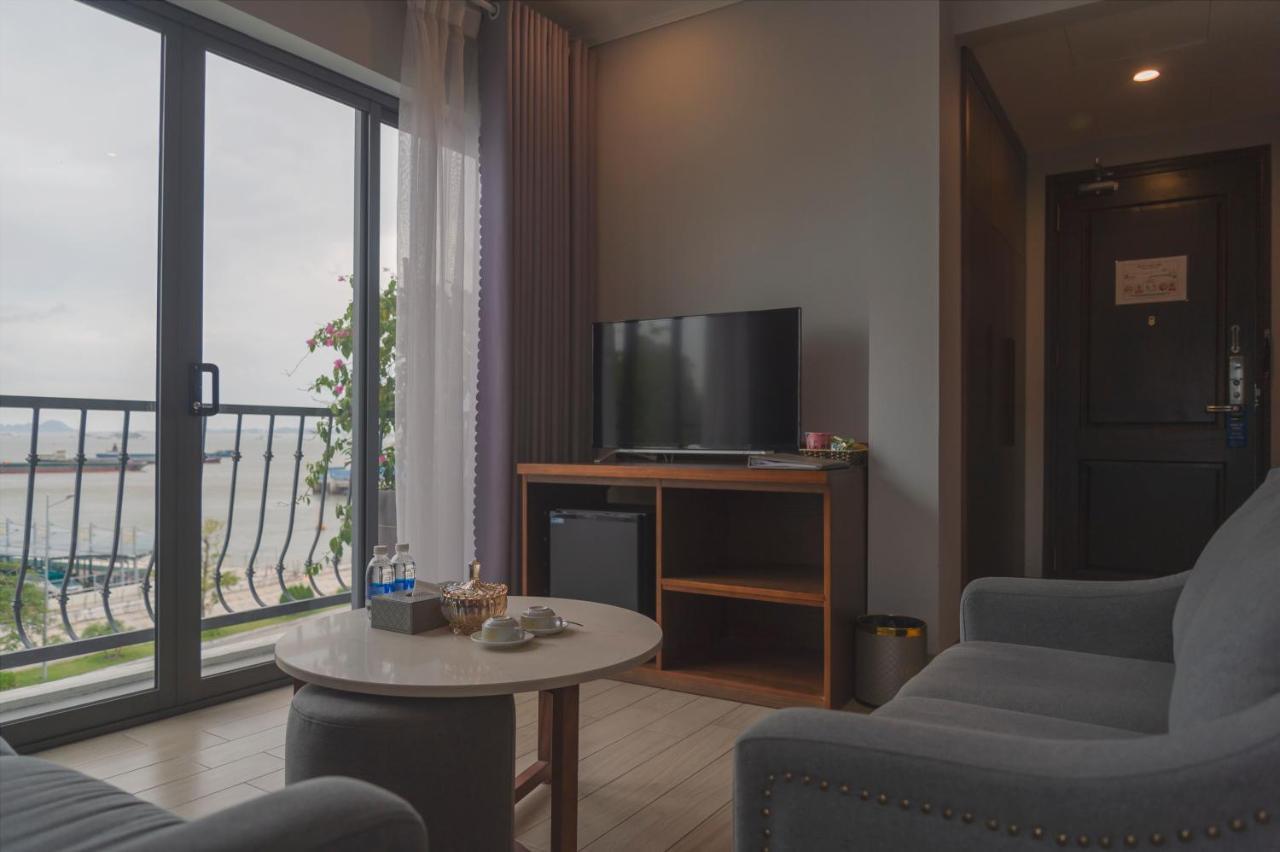 The Confetti Hotel 3*