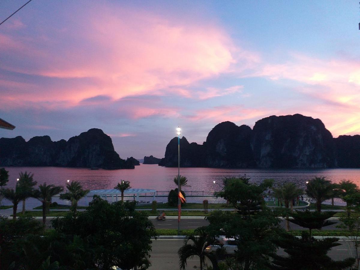 Lily Ha Long