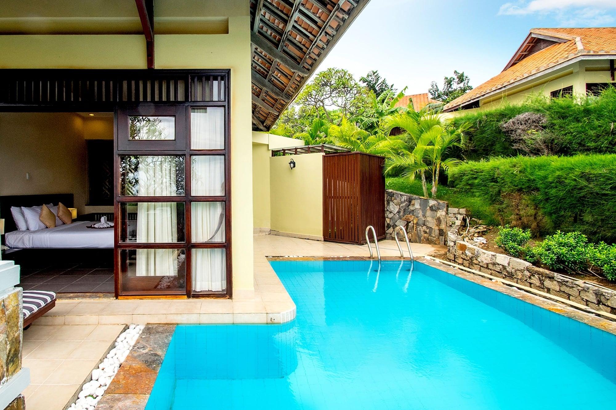 Resort Romana & 4*