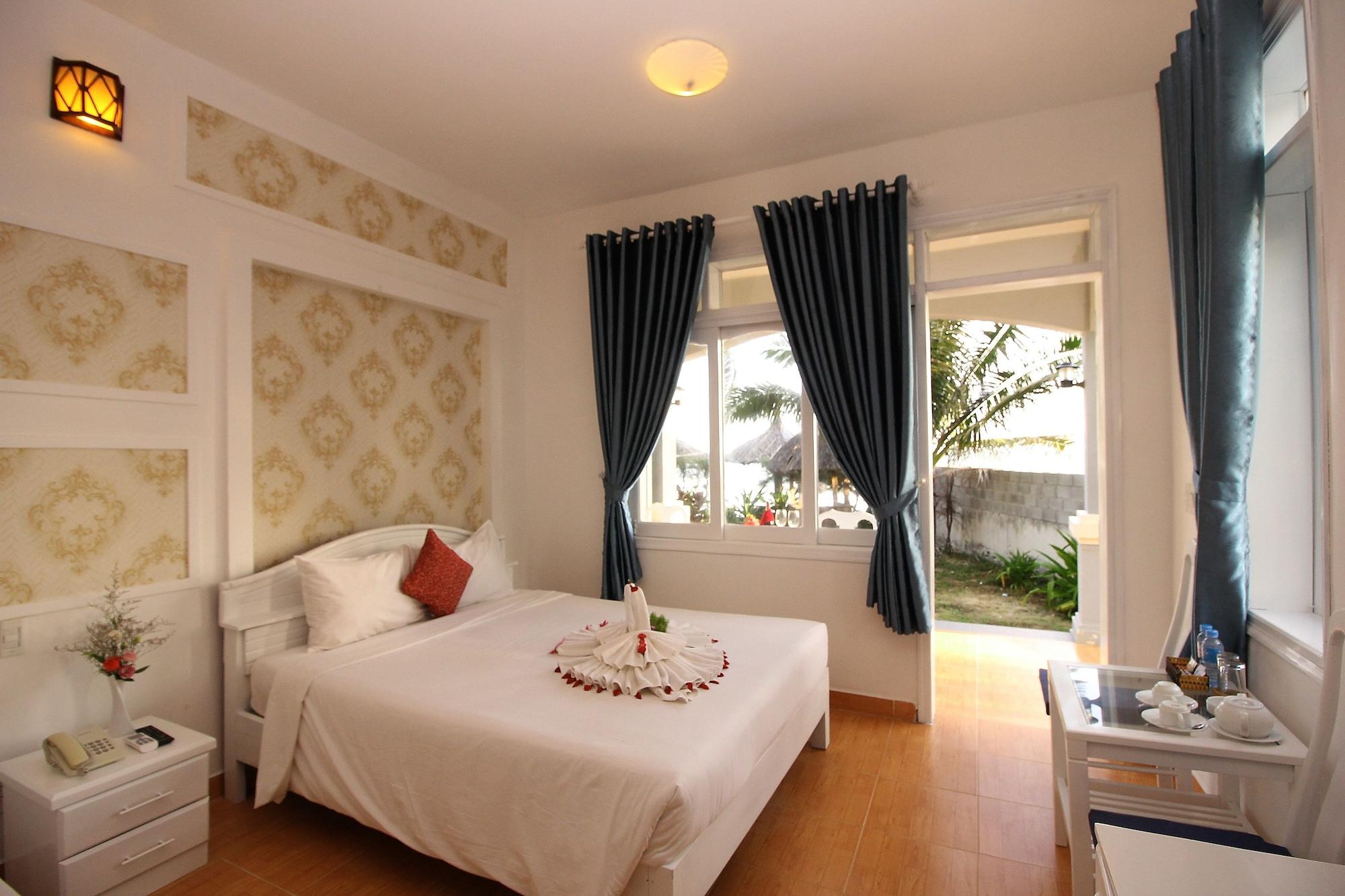 Little Paris Resort 4*
