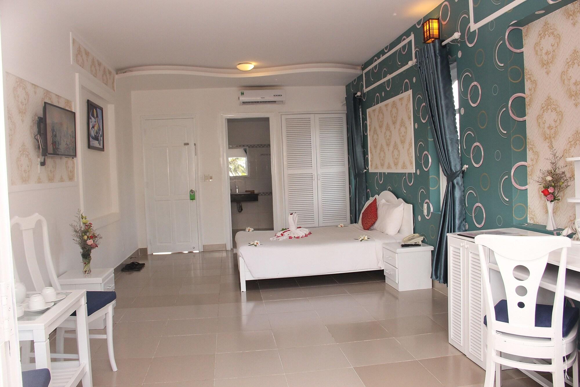 Resort Little Paris 4*