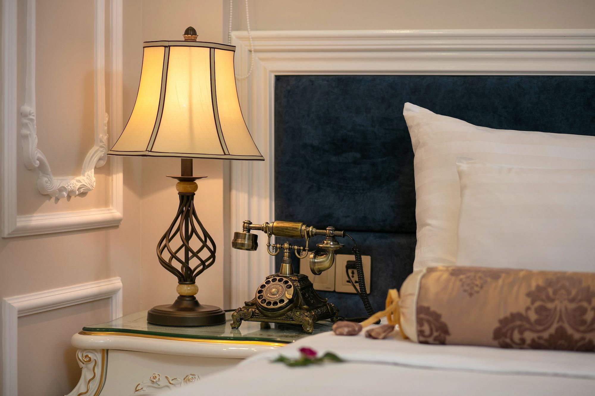 Royal 3* Hanoi