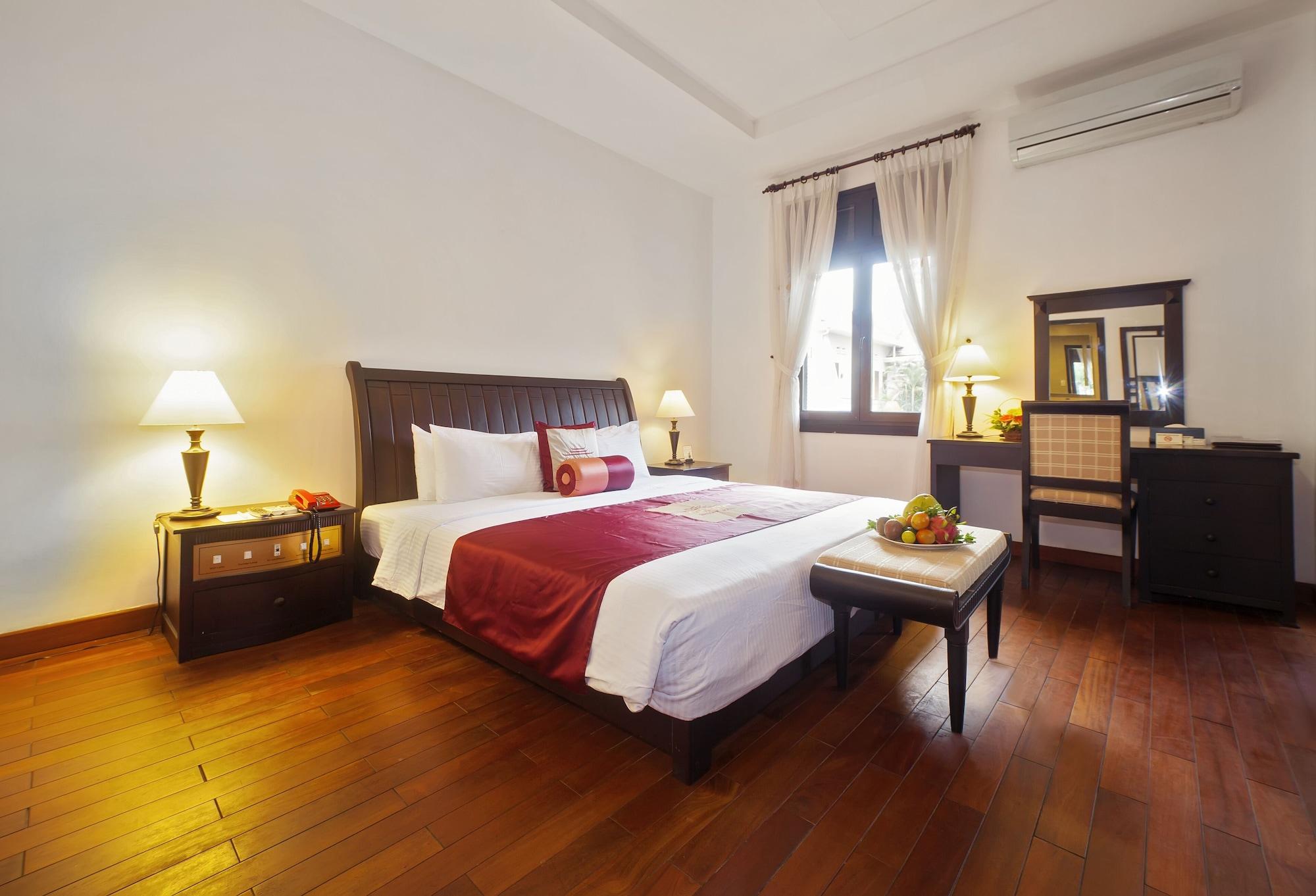 Historic Khách sạn 4*