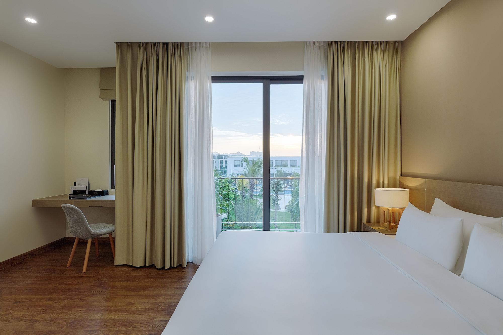 Royal Lotus & Resort 4*