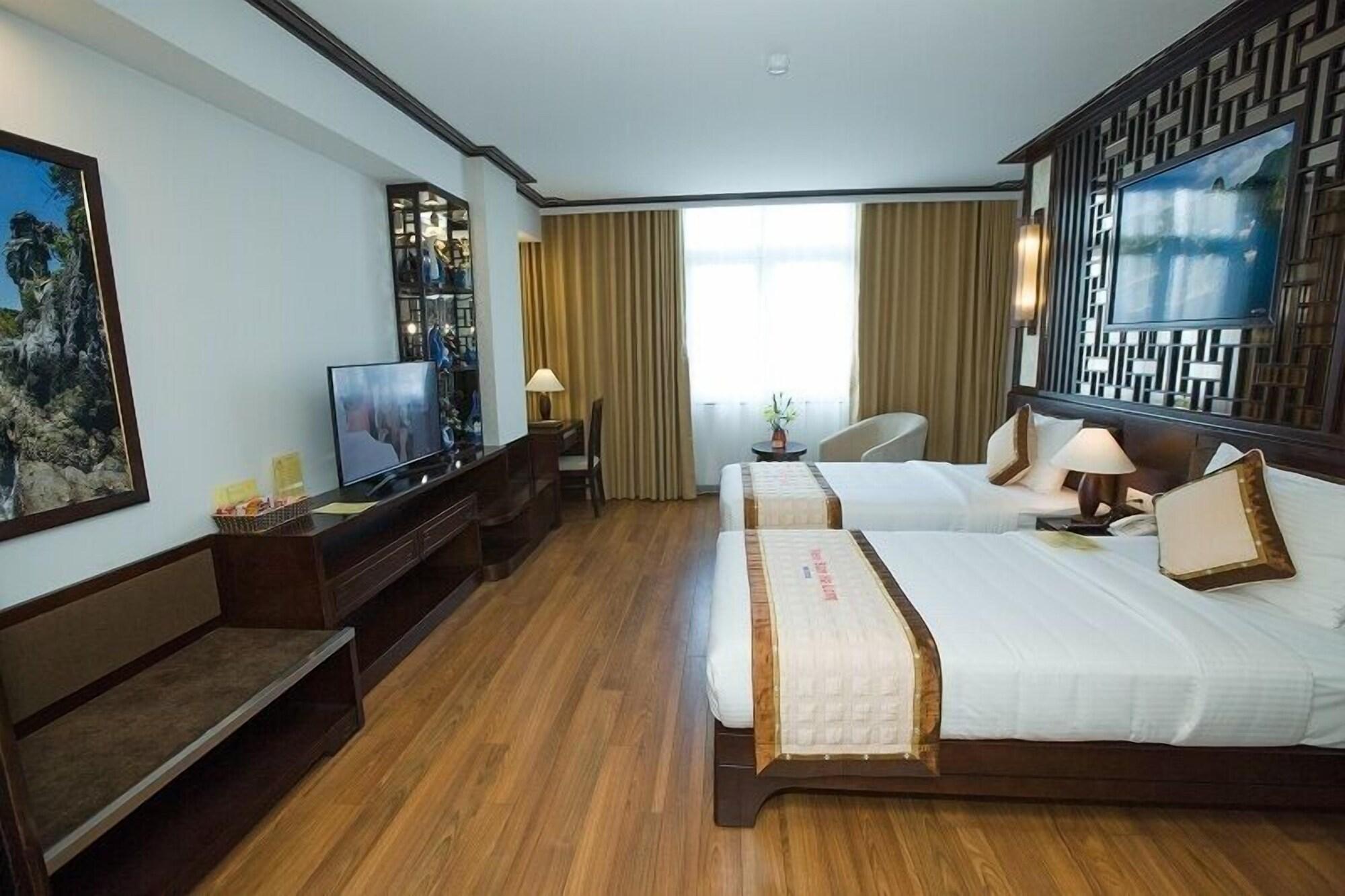 New Star Ha Long