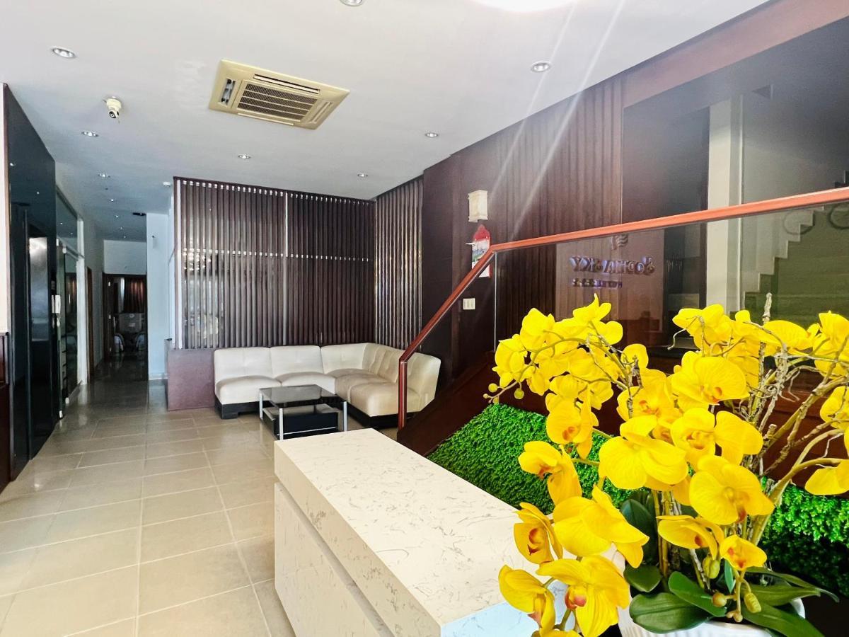 Sophia Sky 3*