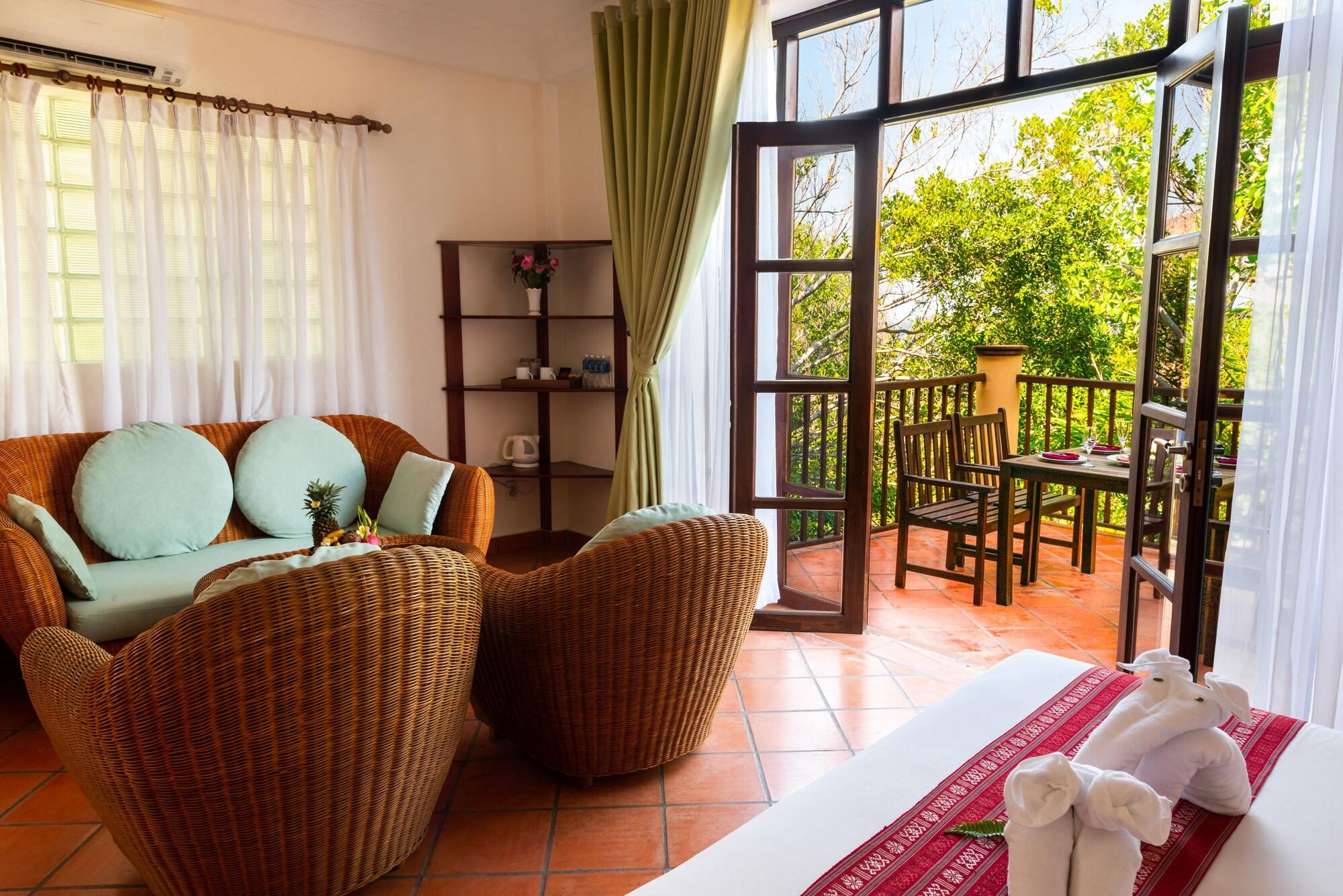 White Resort 4*