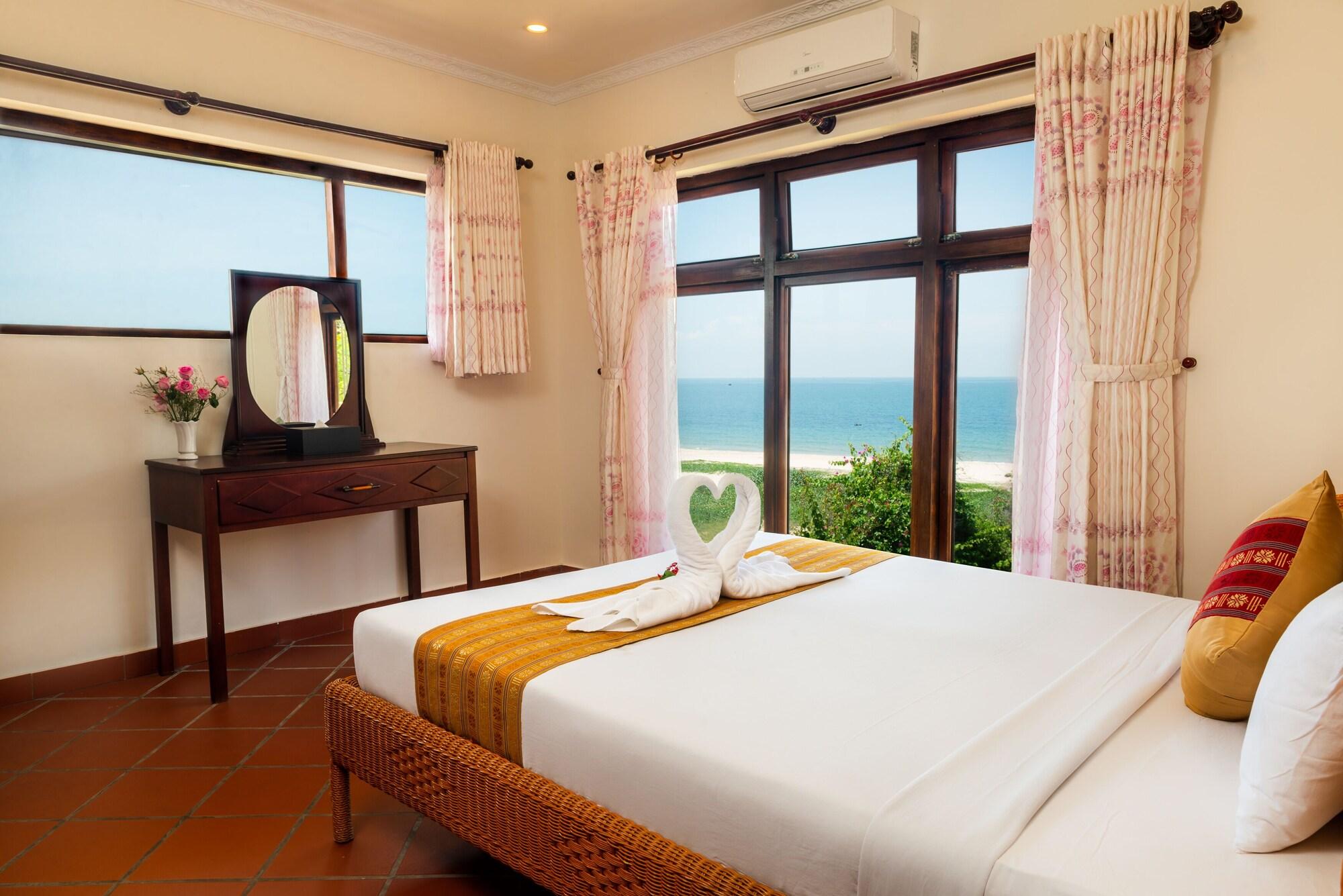 Resort White
