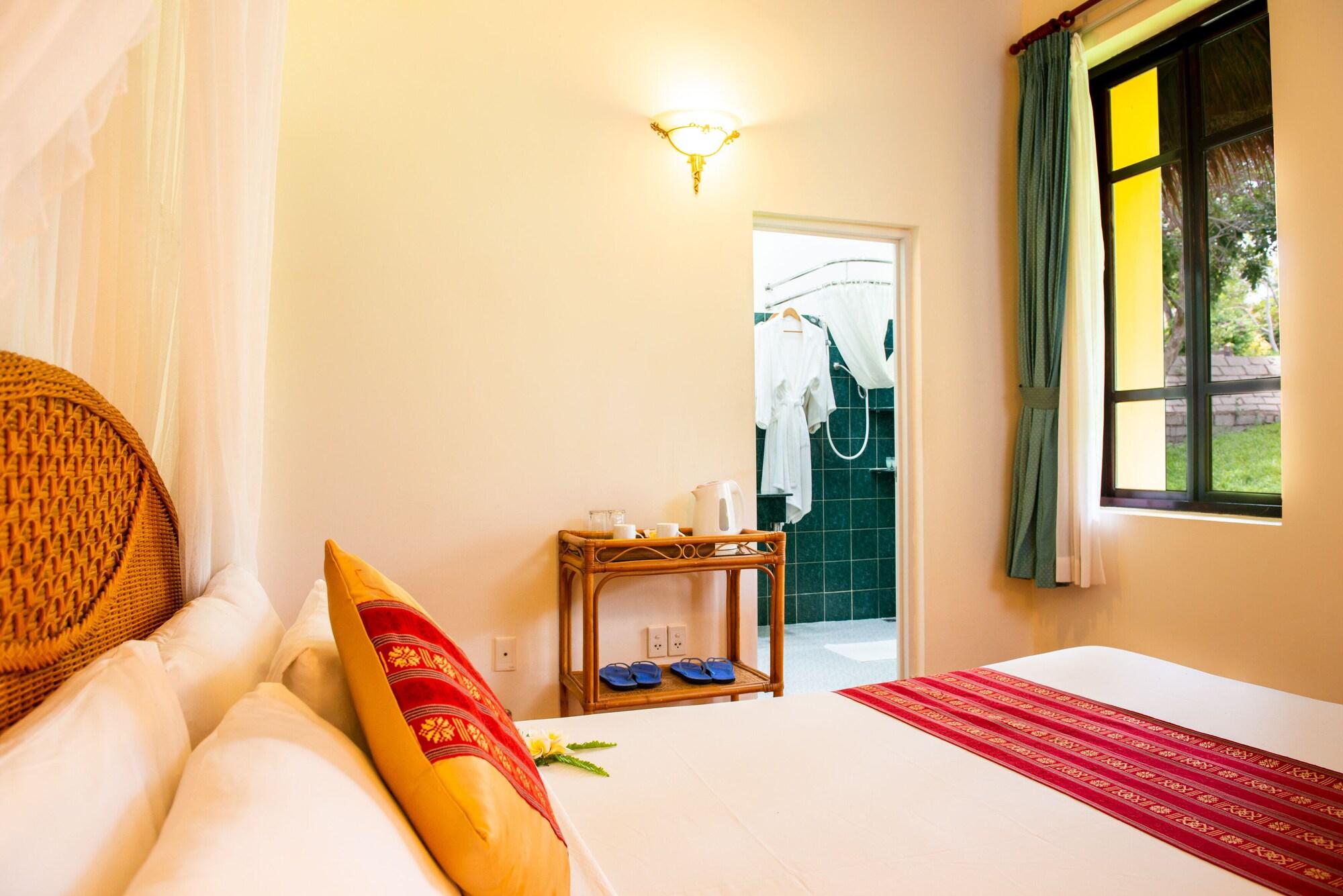 Resort White 4*