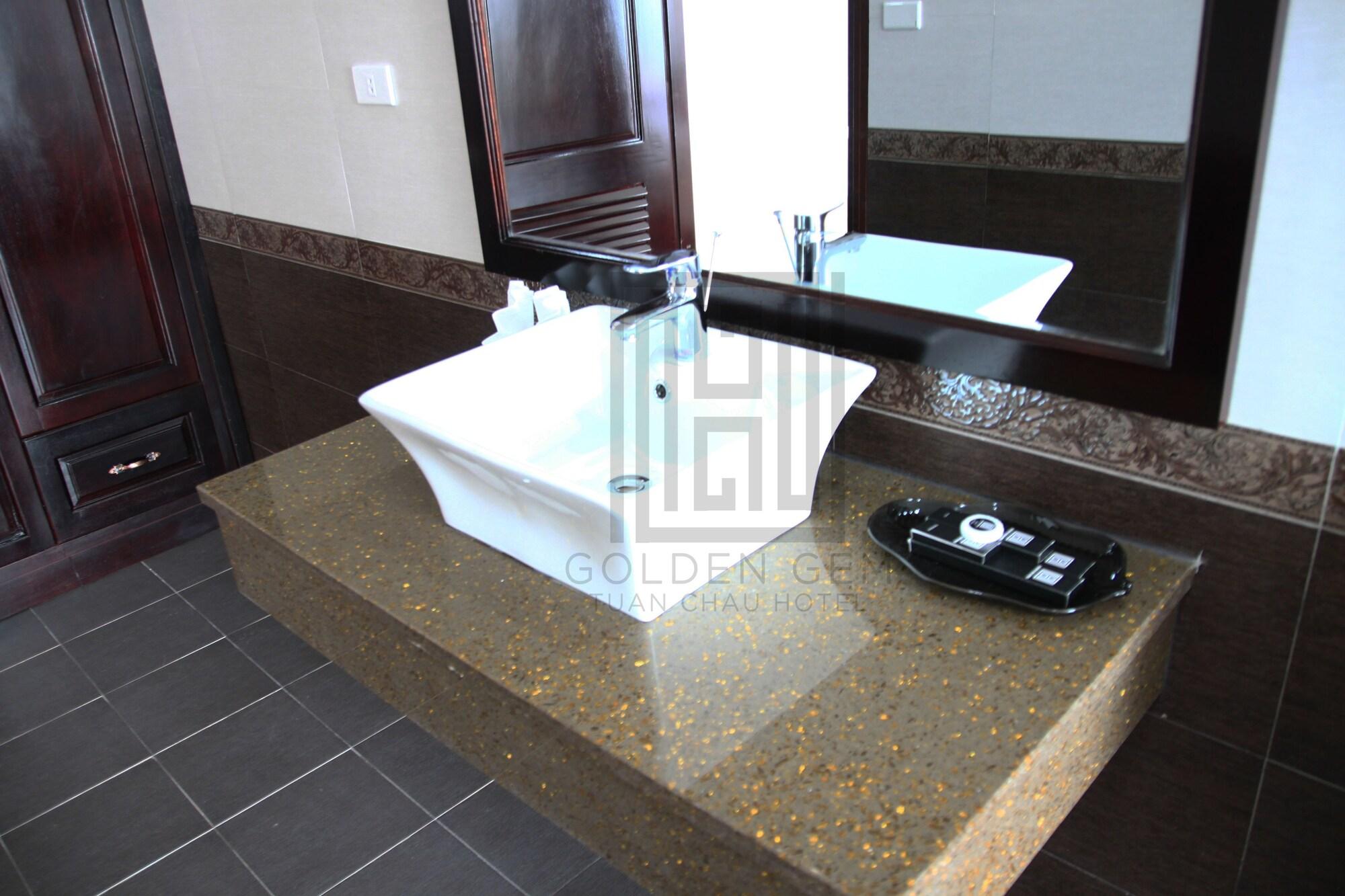 Golden Gem Tuan Chau Hotel 2*