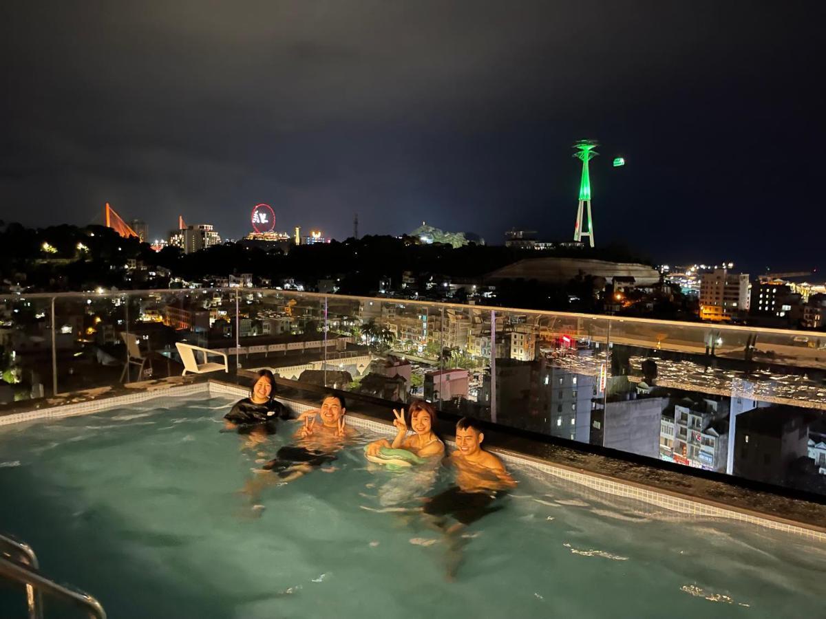 The Light Hotel 3*