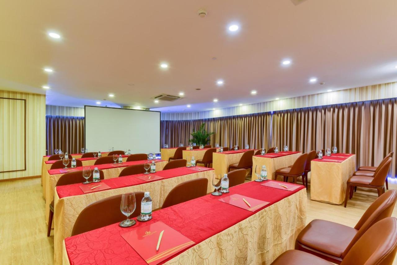 Hotel Regalia Gold