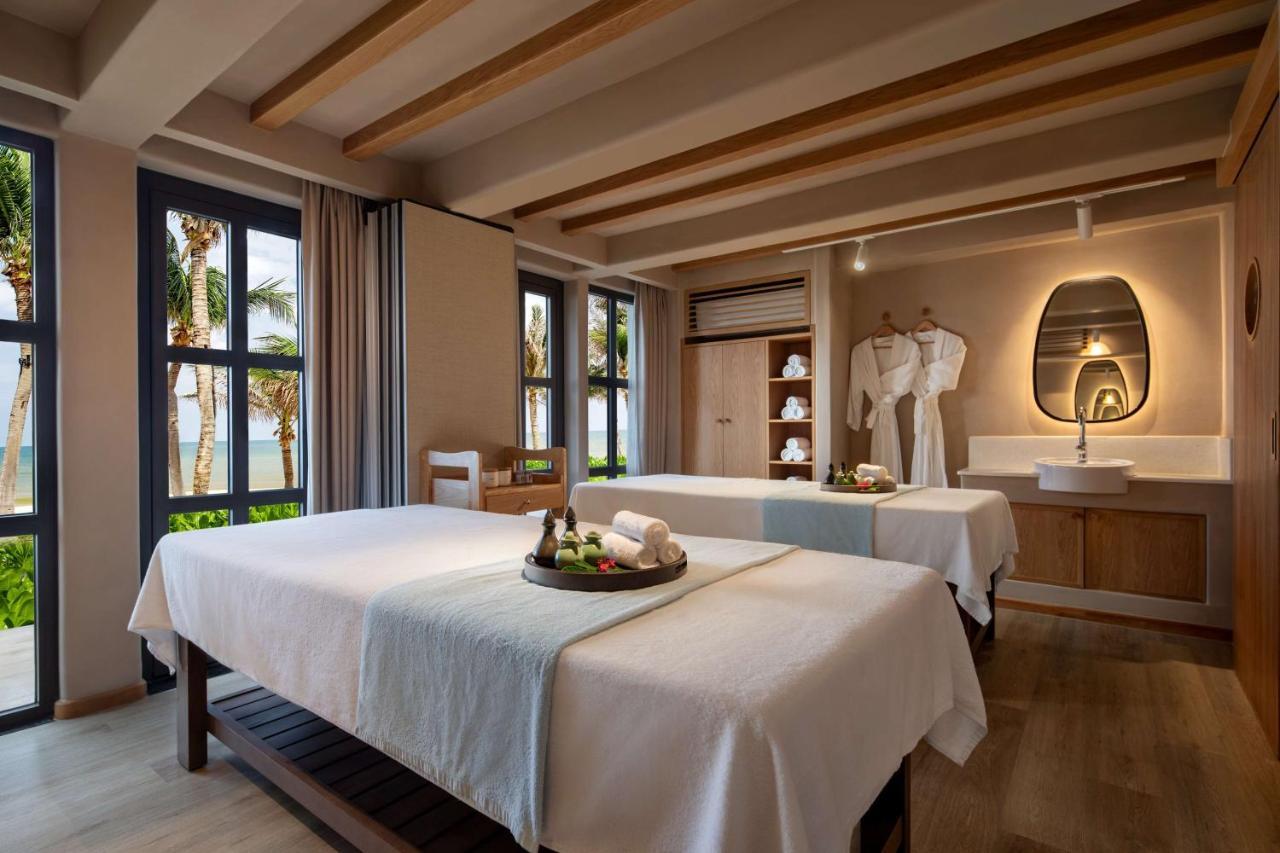 Khách sạn Radisson