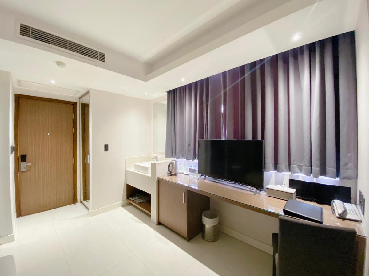 The Luxe