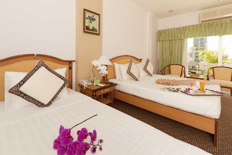 Liberty Saigon Parkview 3*
