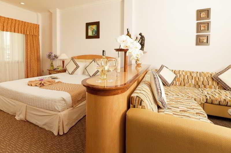 Liberty Saigon Parkview Hotel 3*