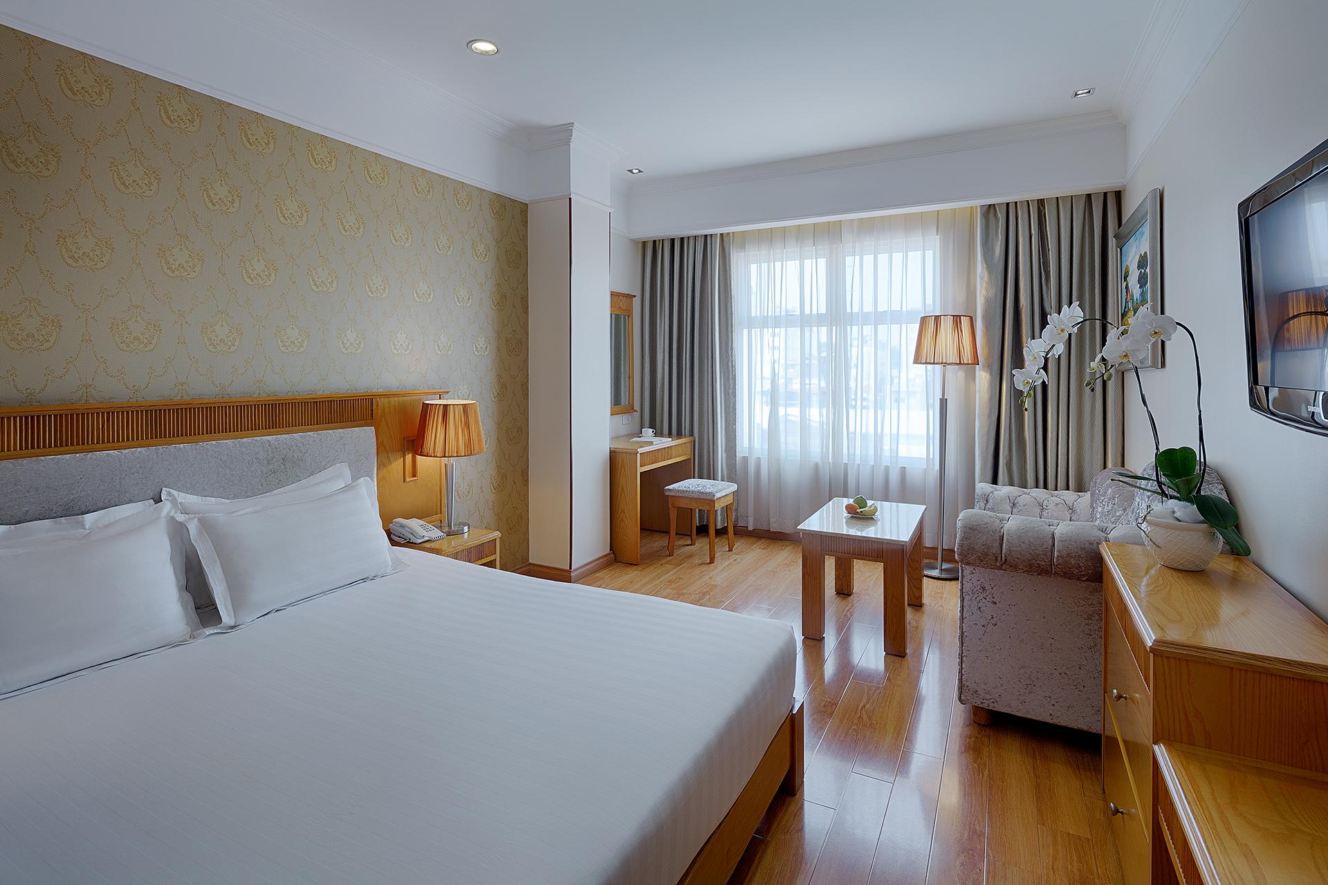 Silverland Bến Thành 4*