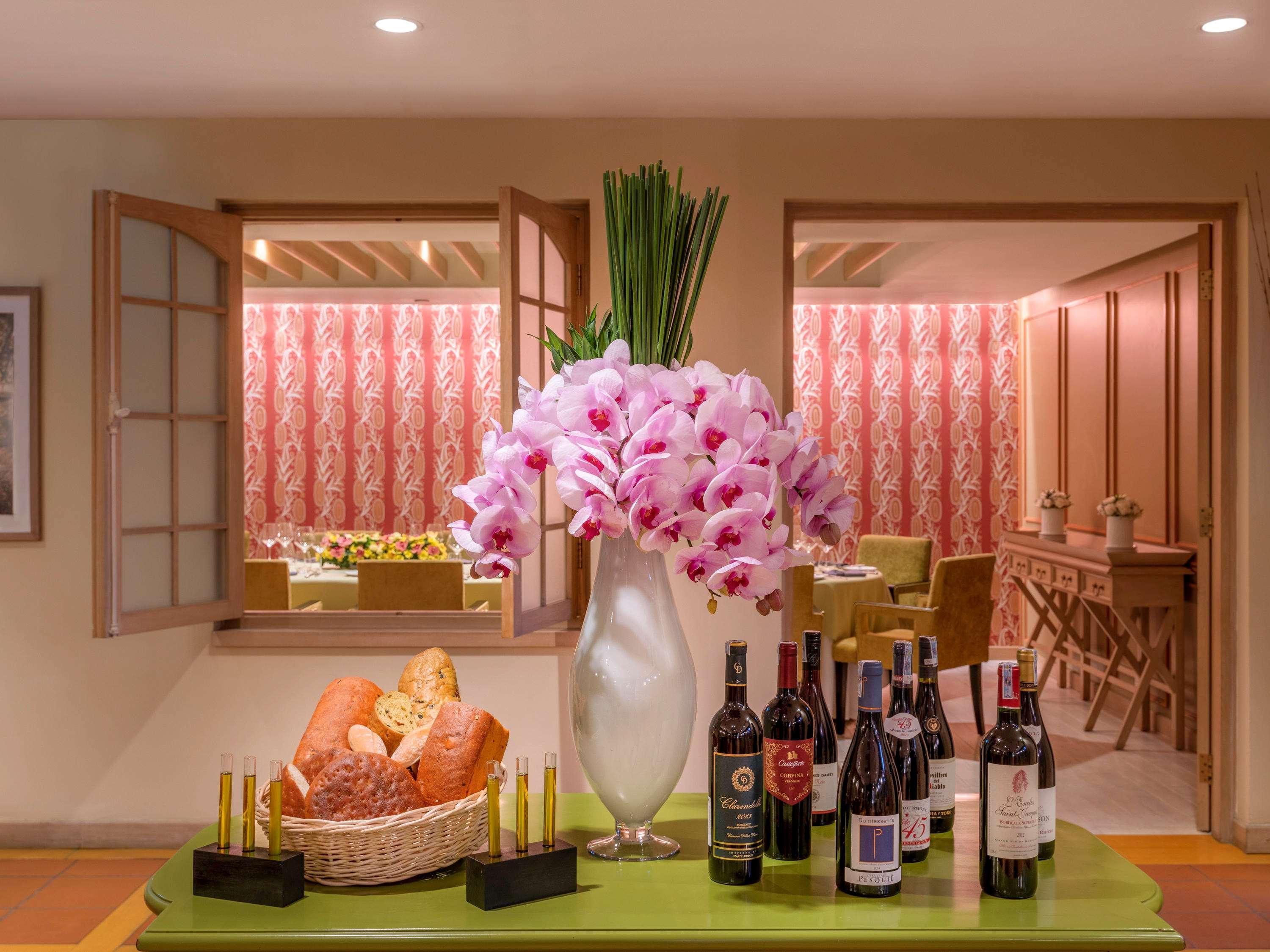 Khách sạn Sofitel Saigon Plaza