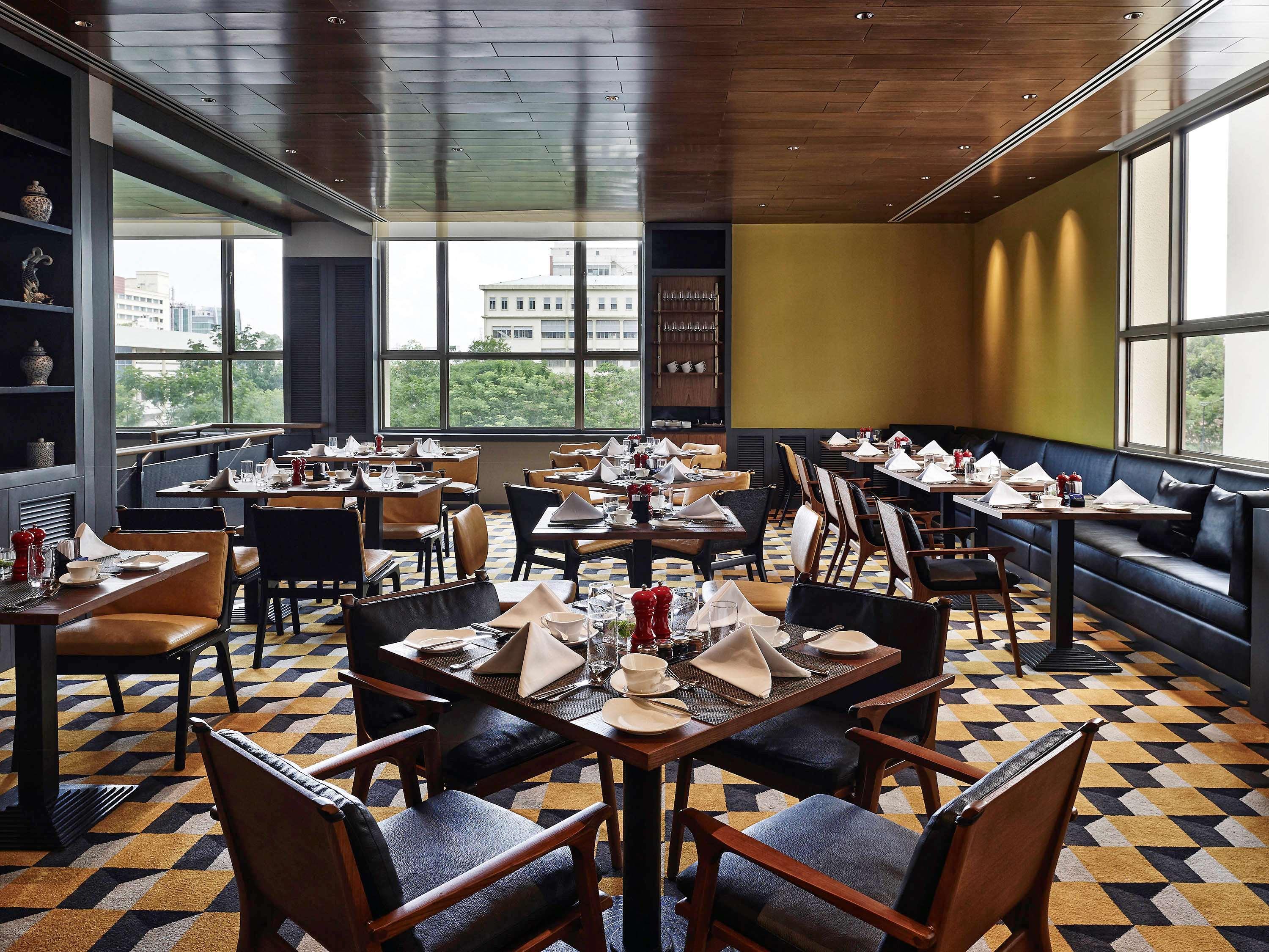 Khách sạn Sofitel Saigon Plaza