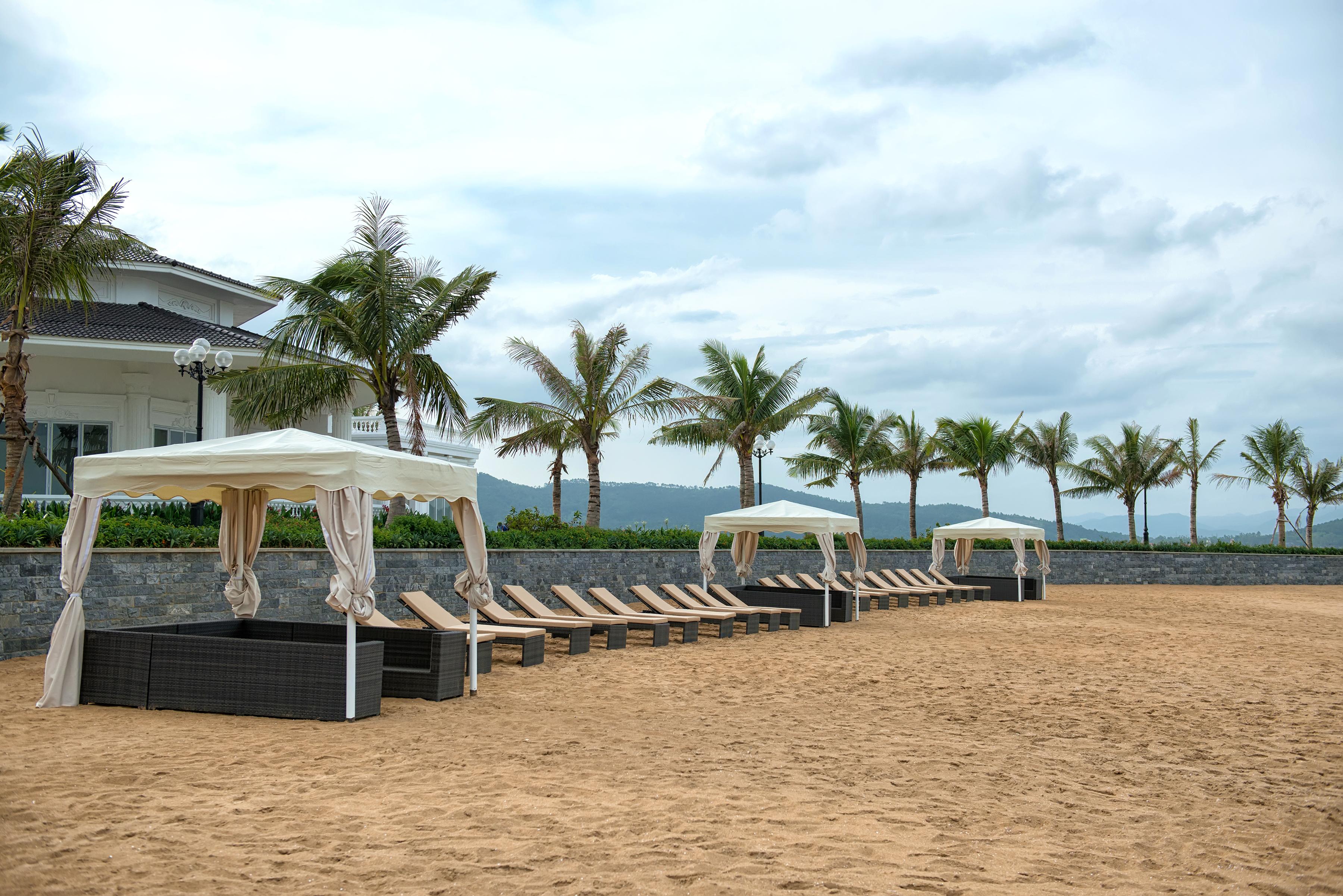 Paradise Hotel