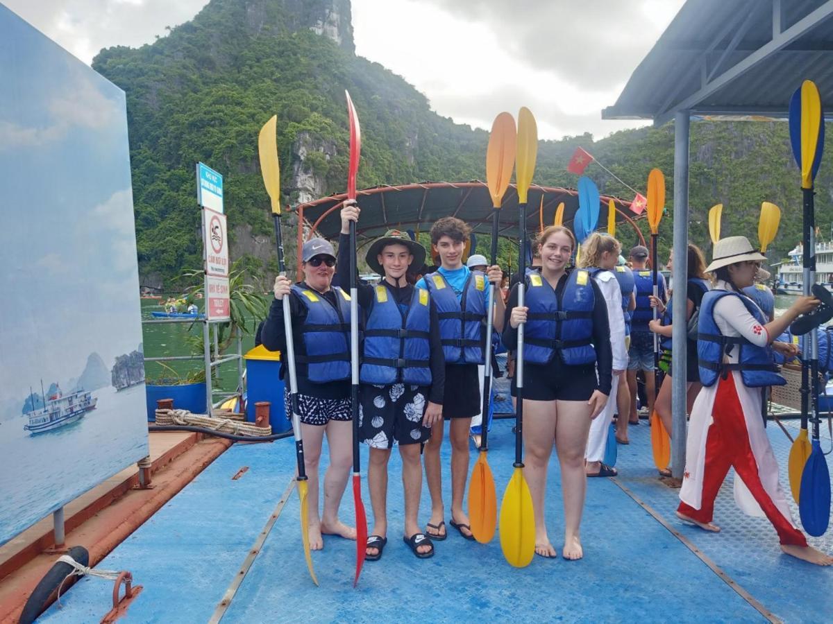 Cozy Bay Cruise  3*