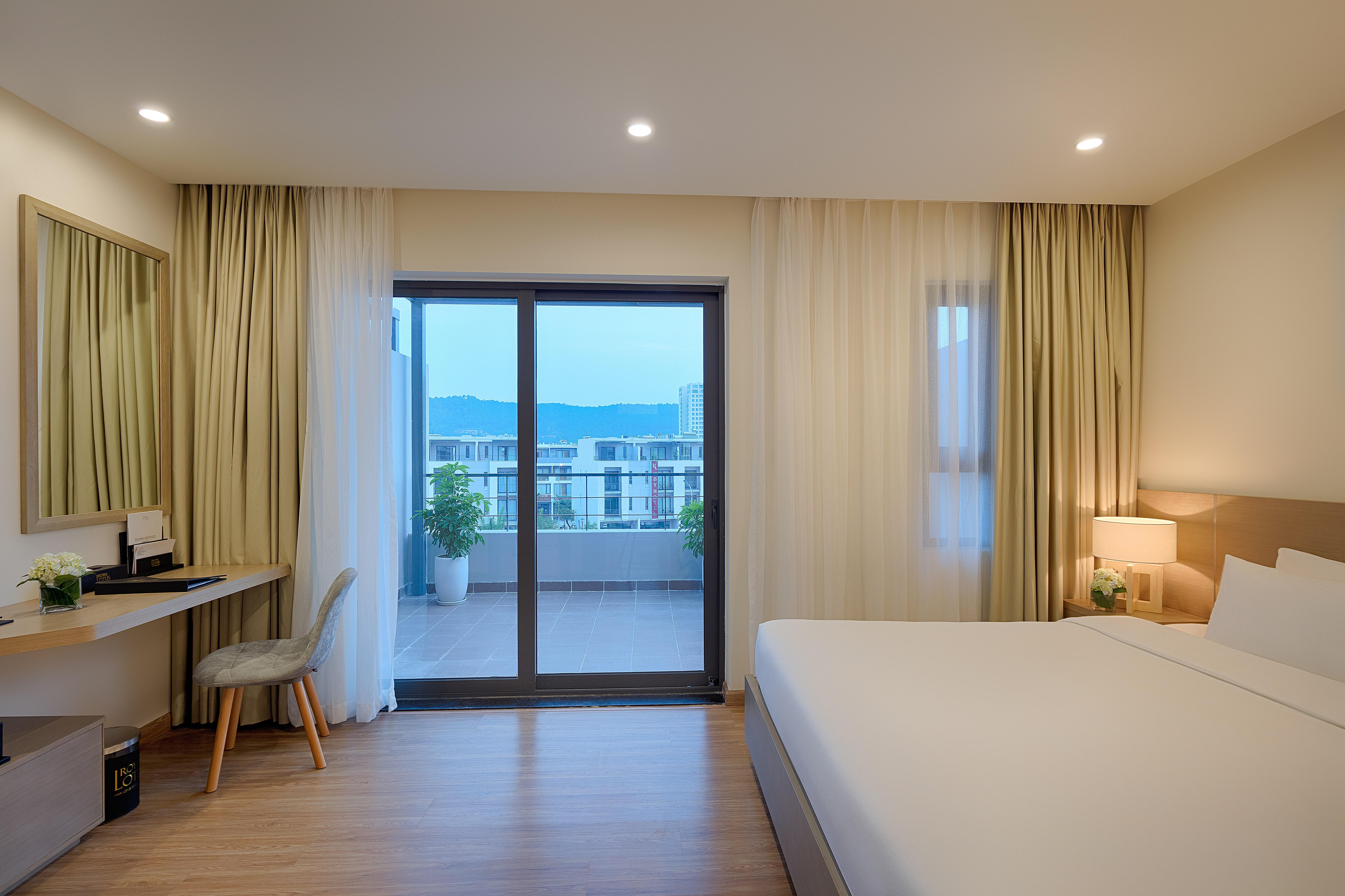 Royal Lotus & 4* Ha Long