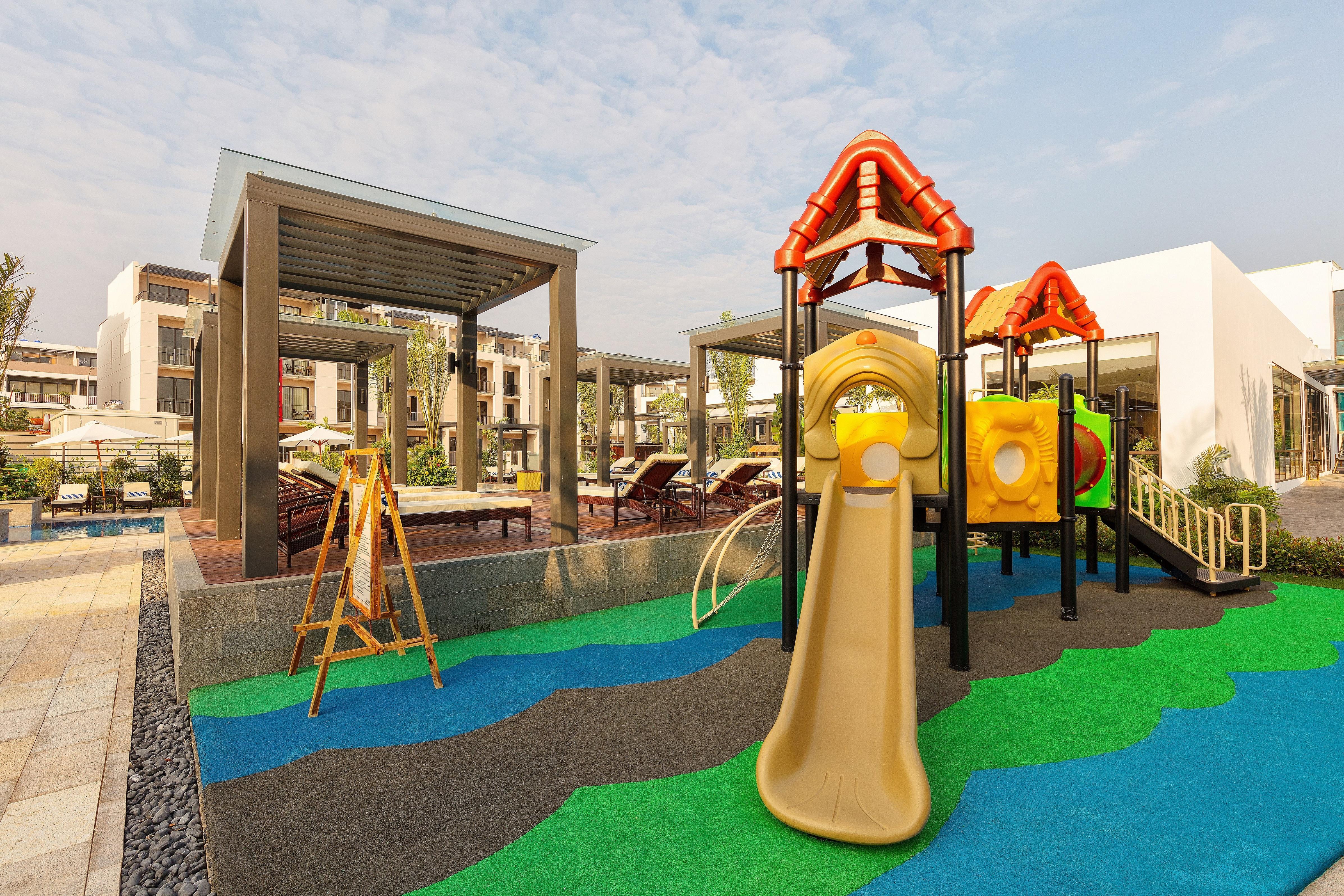 Royal Lotus & Resort 4*