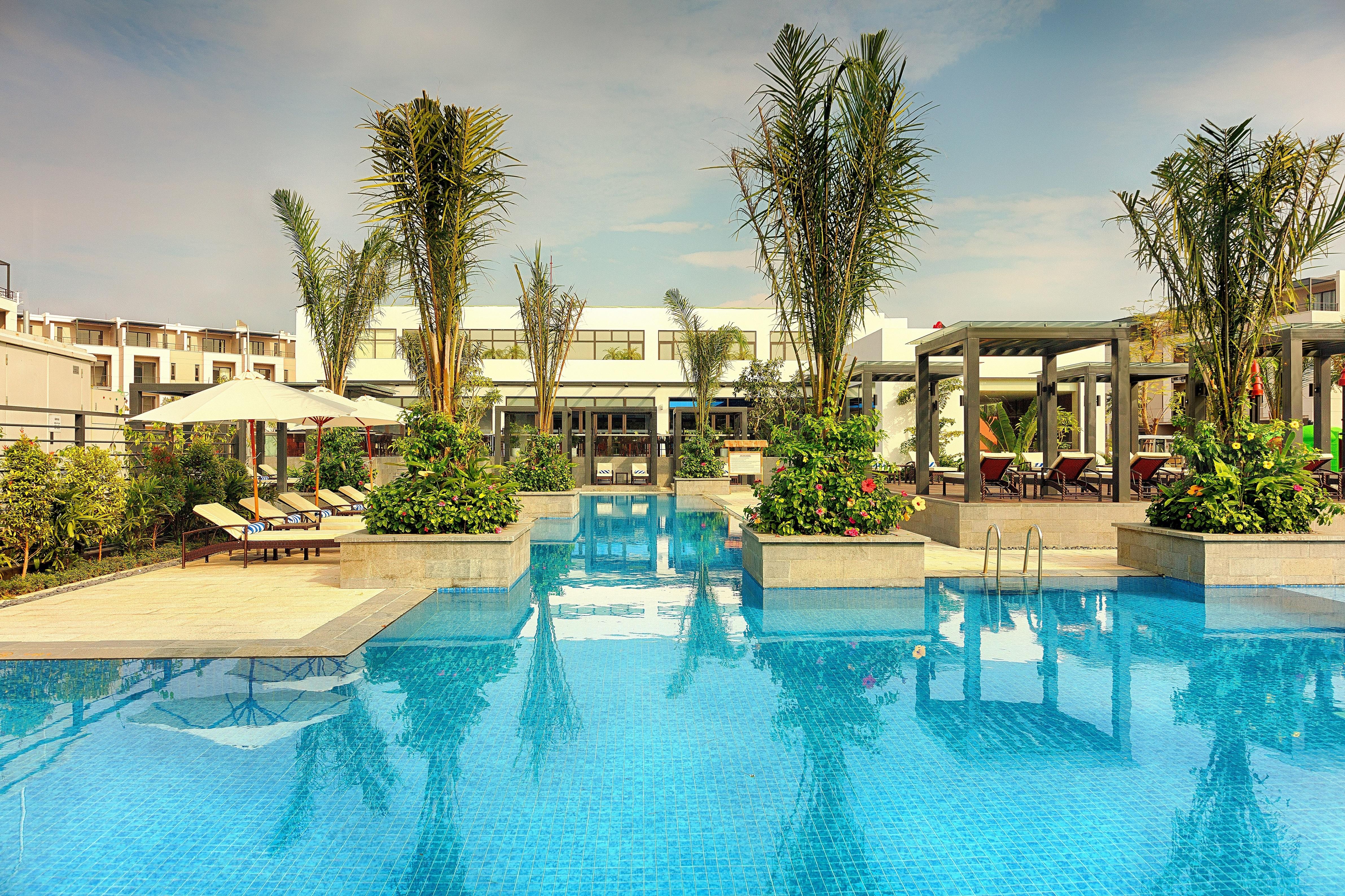 Royal Lotus & Resort