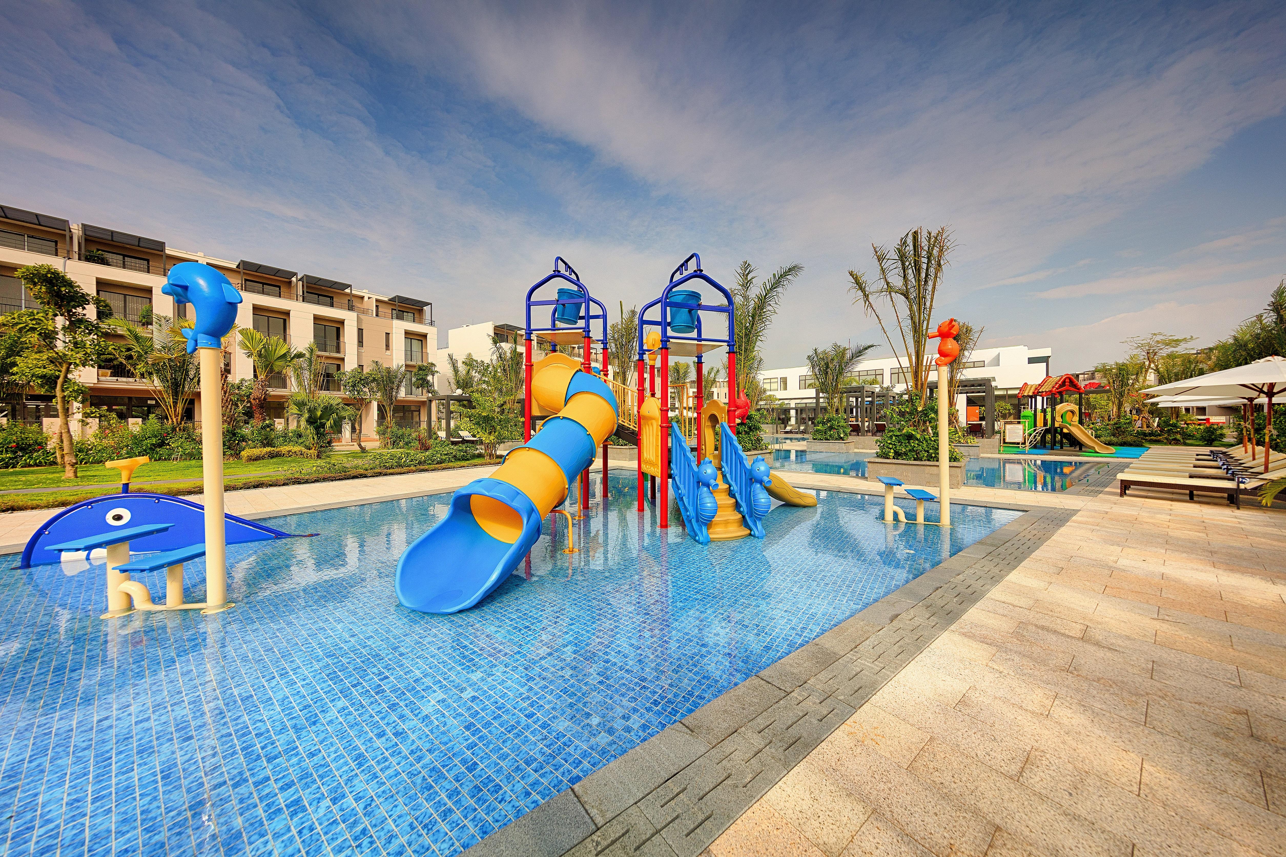Resort Royal Lotus & 4*