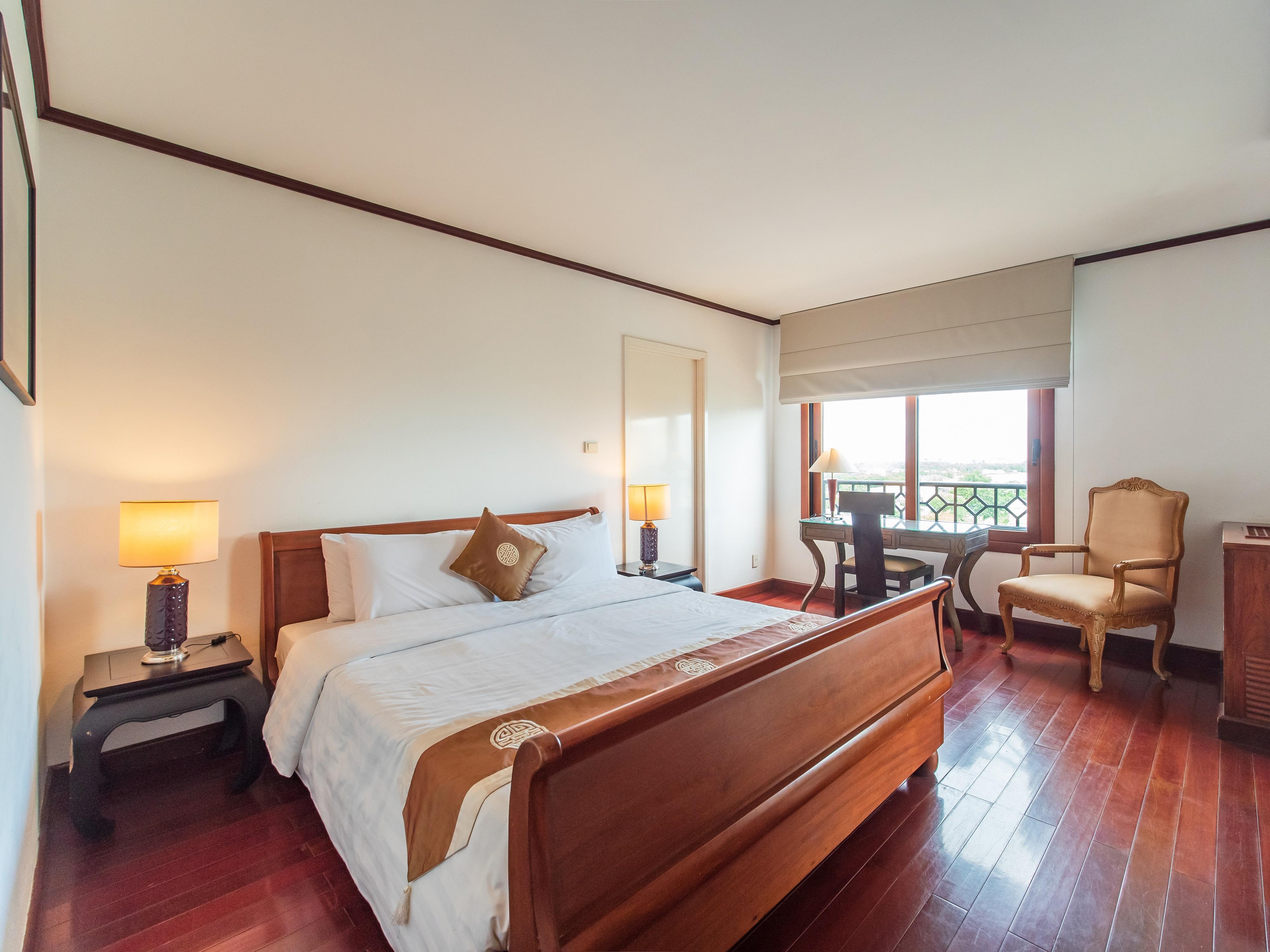 Khách sạn hẻo lánh Sài Gòn Domaine Luxury Residences