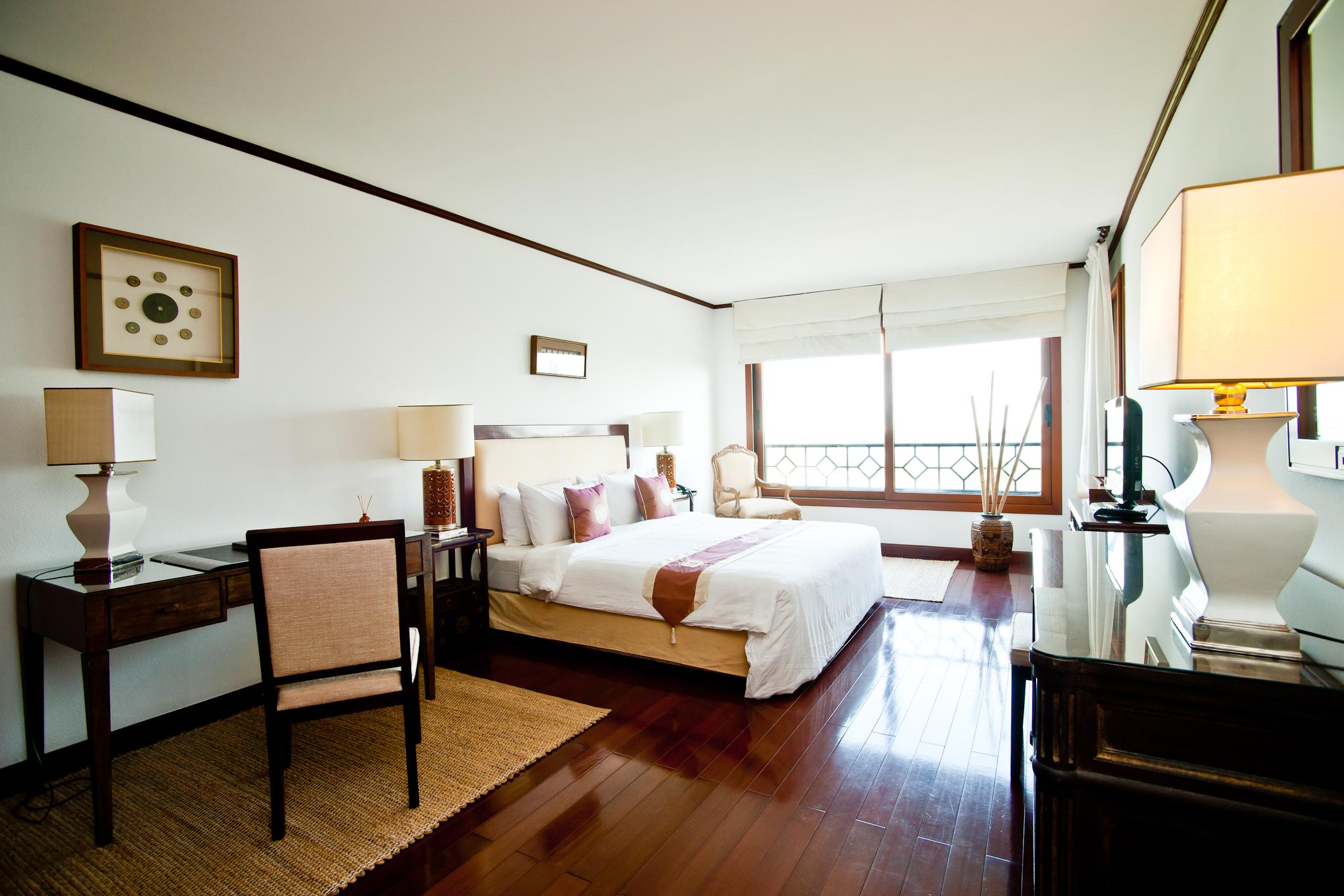 Khách sạn hẻo lánh Sài Gòn Domaine Luxury Residences
