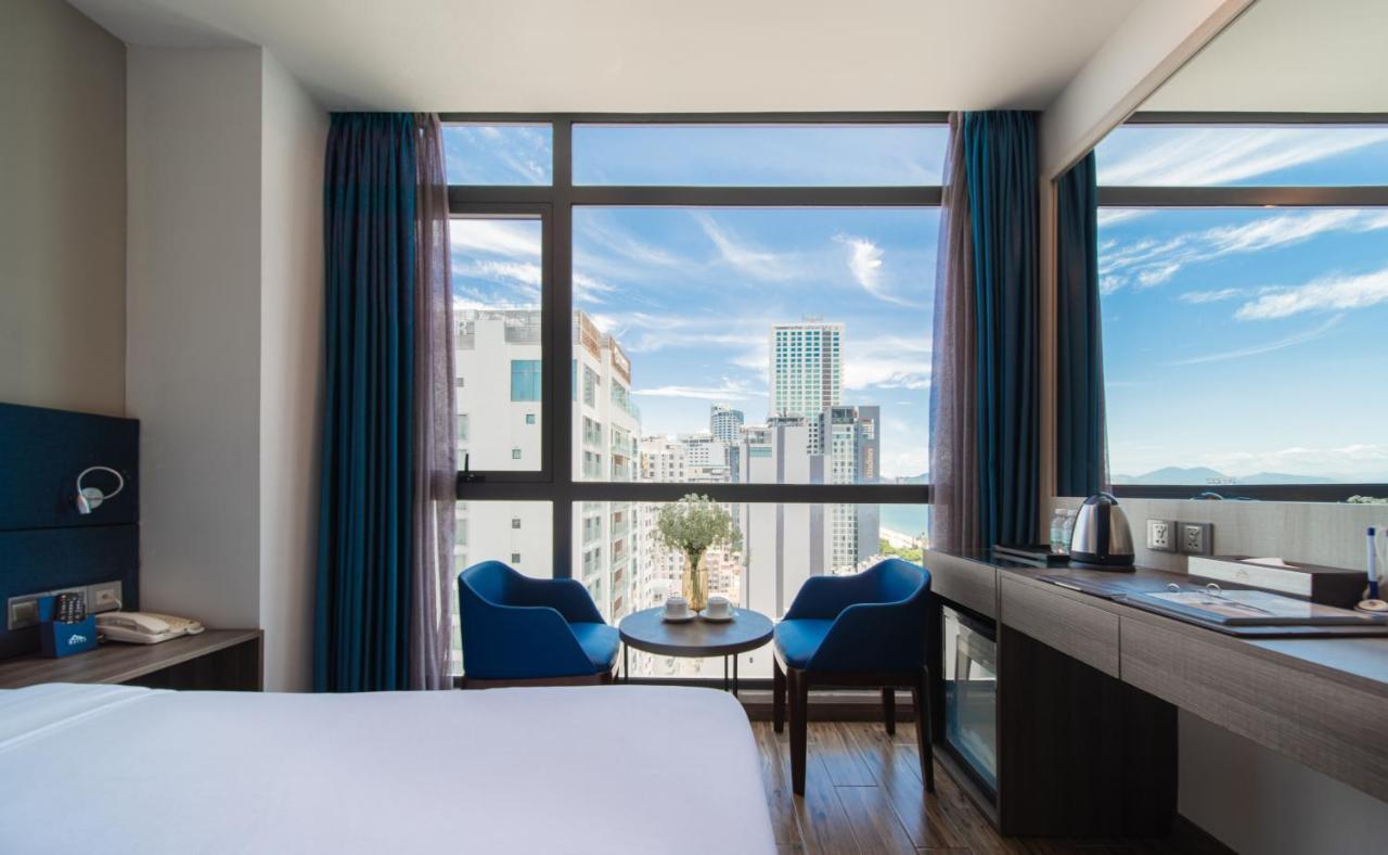 Aaron Hotel