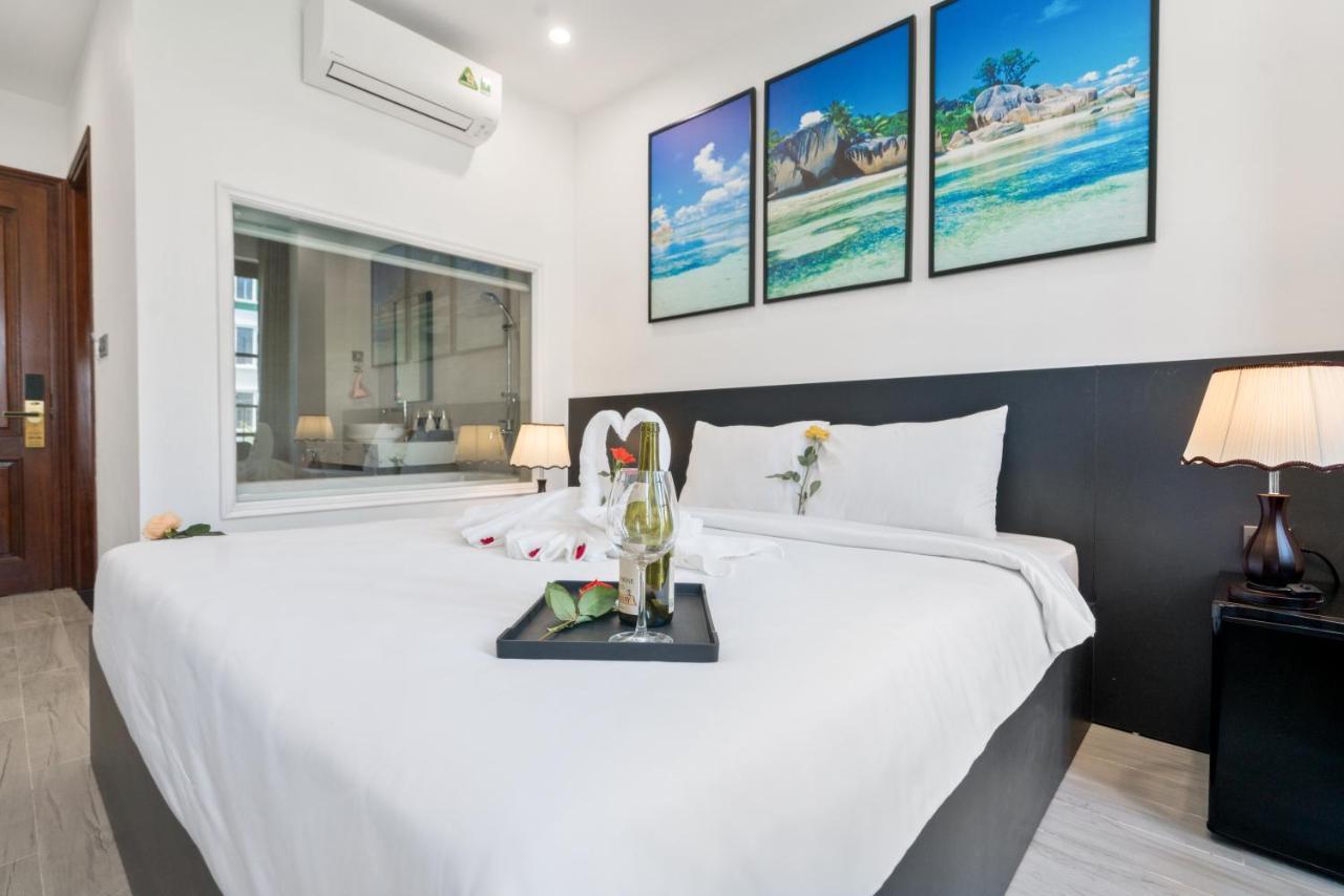 The Enchanted Hotel 3*